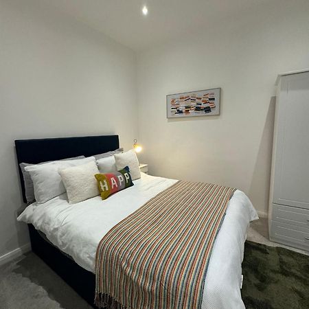 Modern Apartment With Sea Views 포트러시 외부 사진